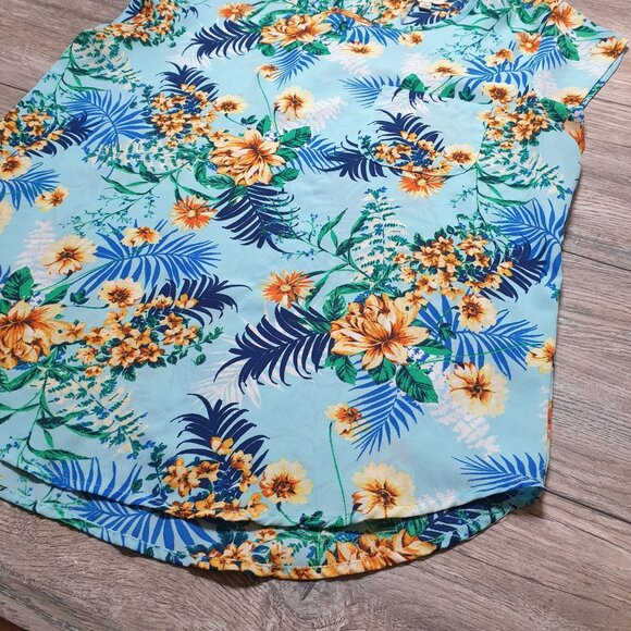 Lily White Women M Medium Short Sleeve Blouse Floral Hawaiian - Picture 4 of 5